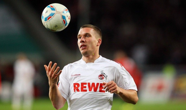 【ayx】32岁前中超外援欧冠赛场涅槃，连续攻破巴萨与皇马球门震惊足坛