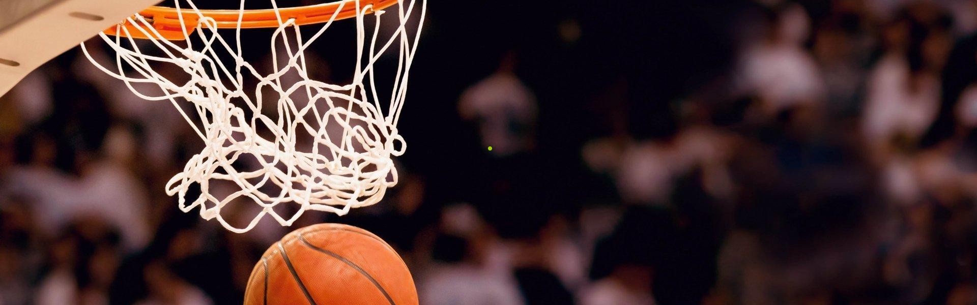 【爱游戏下载爱游戏】勇士伤病潮汹涌来袭，库里脚踝扭伤再陷休战，追梦库明加齐缺阵热火关键对决