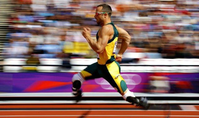 aiyouxi-童年卧室巨幅拜仁队徽点燃梦想之火，比朔夫终现儿仁壮志