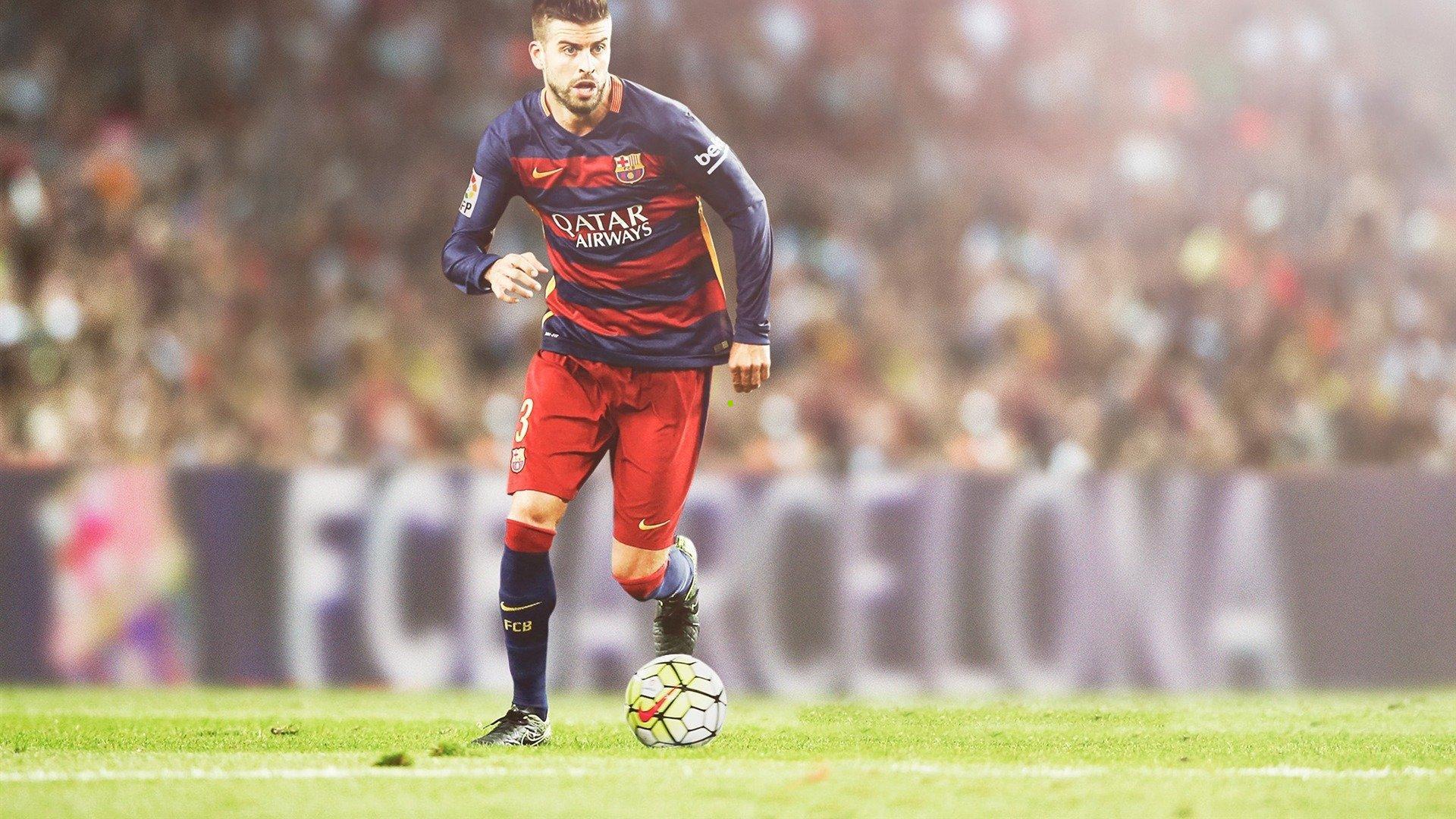 科瓦奇赞誉阿德耶米，神赐速度铸就绿茵传奇，天生疾驰如闪电划破赛场